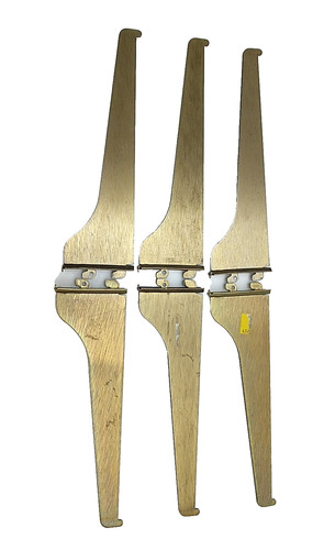 Lot brass tone metal - 6,